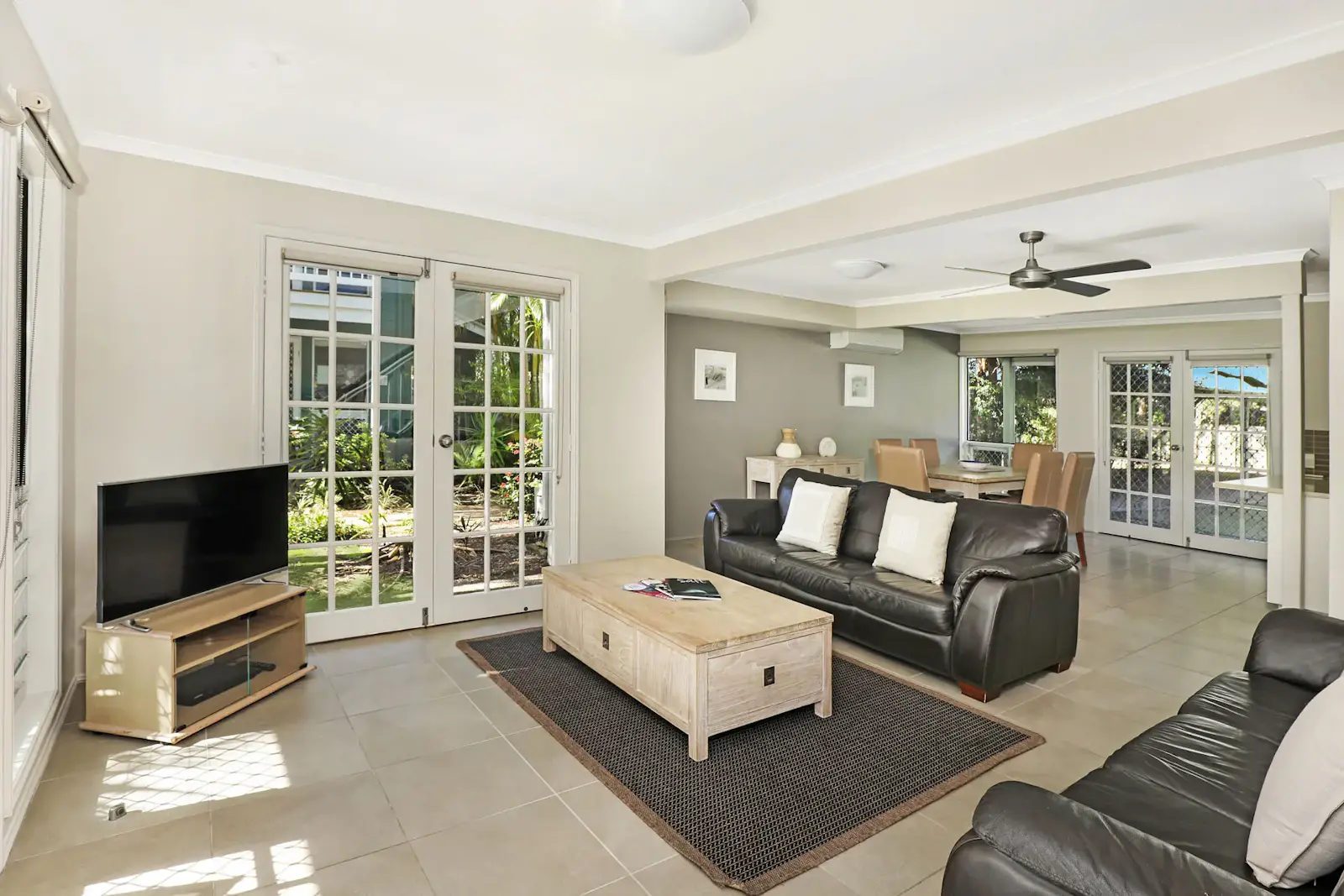 3 Bedroom Lounge